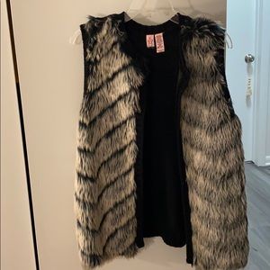 Fur vest